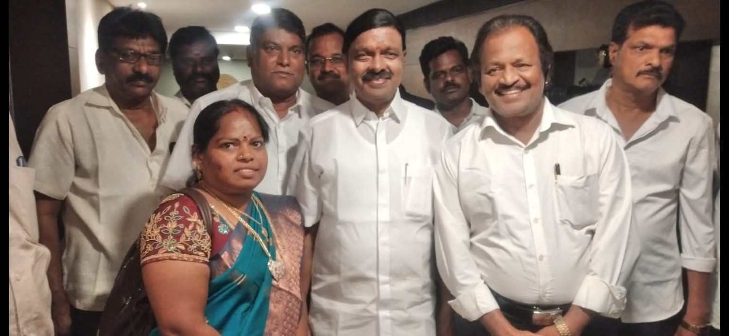 ஸ்ரீ லட்சுமி திருமண சேவை நினைவு படம்