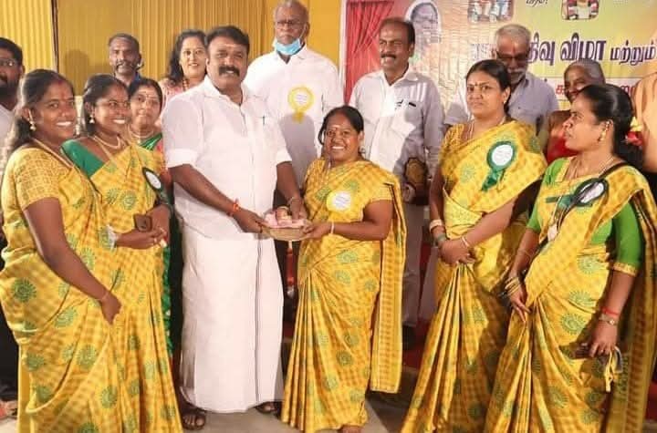 ஸ்ரீ லட்சுமி திருமண சேவை நினைவு படம்