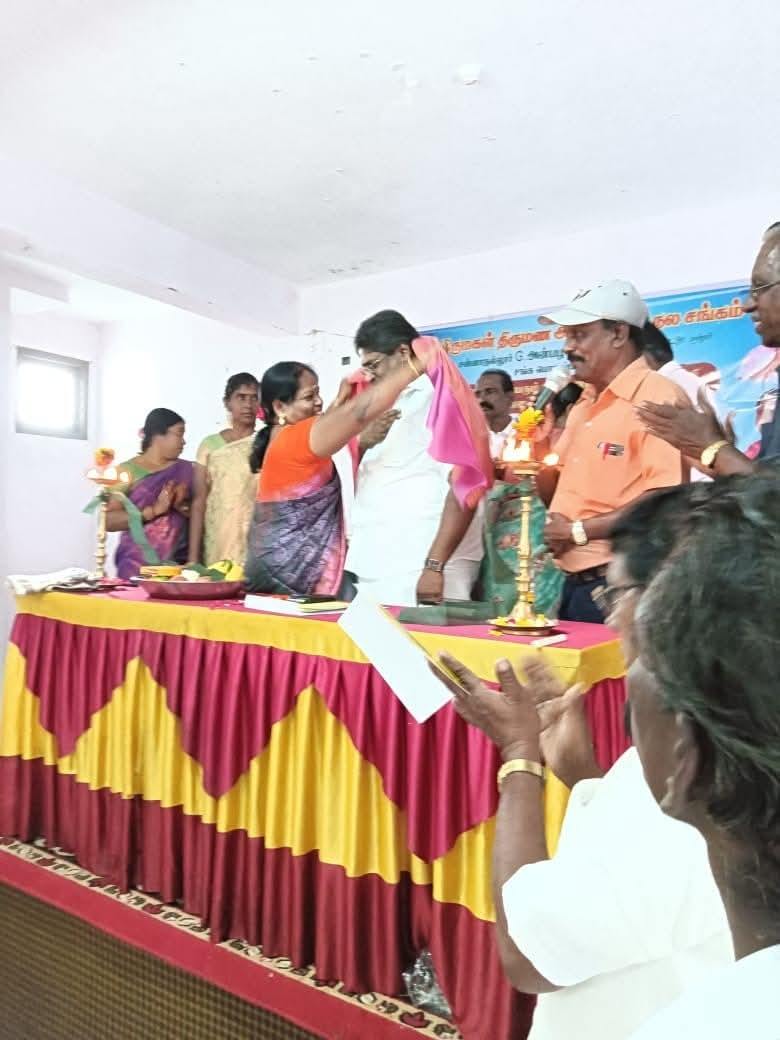 ஸ்ரீ லட்சுமி திருமண சேவை நினைவு படம்