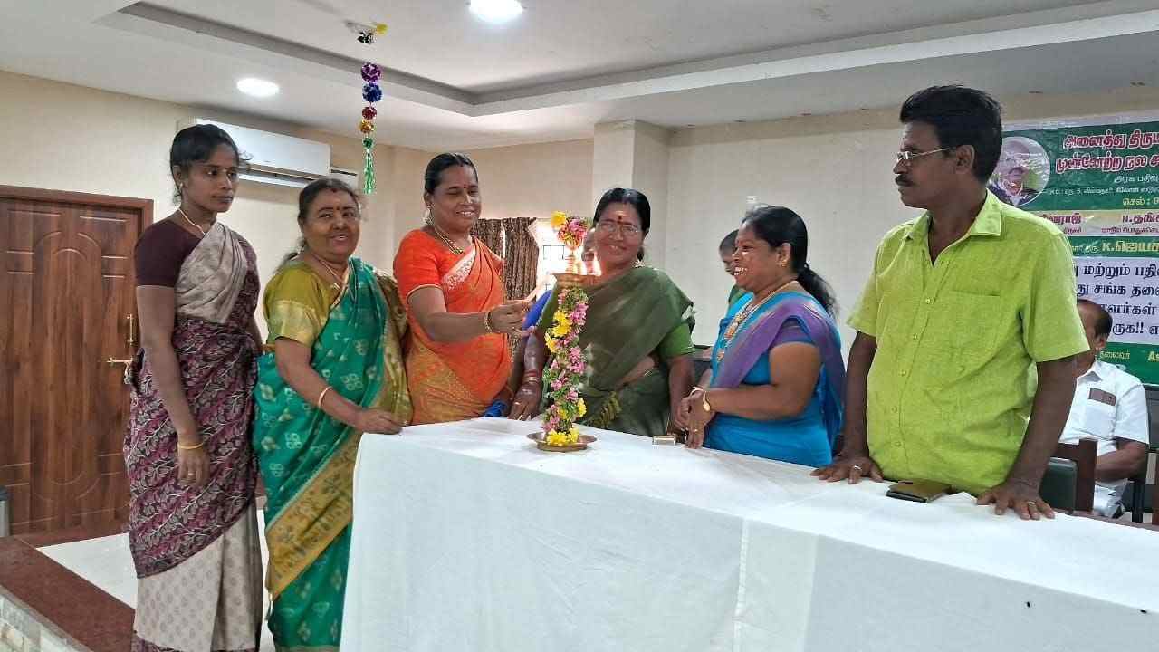 ஸ்ரீ லட்சுமி திருமண சேவை நினைவு படம்
