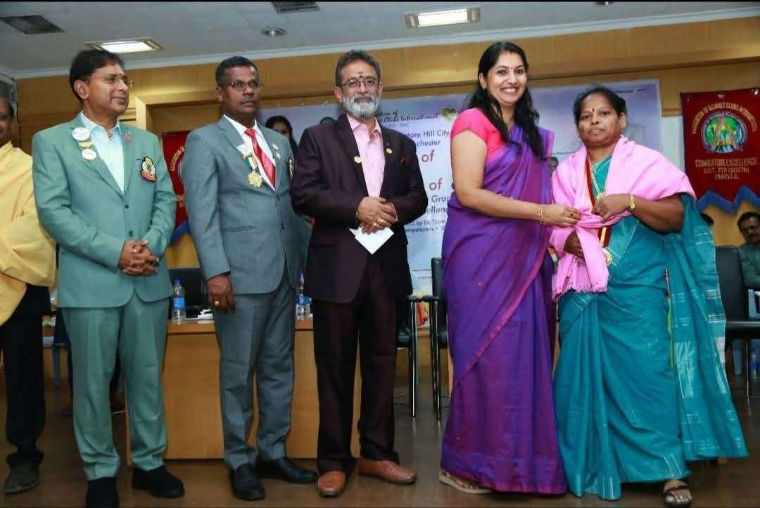 ஸ்ரீ லட்சுமி திருமண சேவை நினைவு படம்