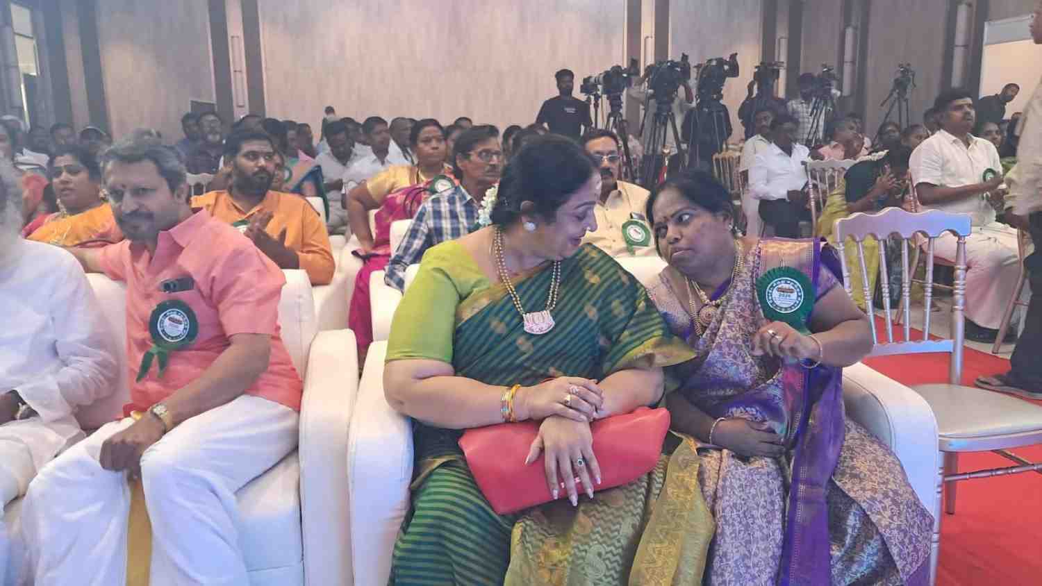 ஸ்ரீ லட்சுமி திருமண சேவை நினைவு படம்