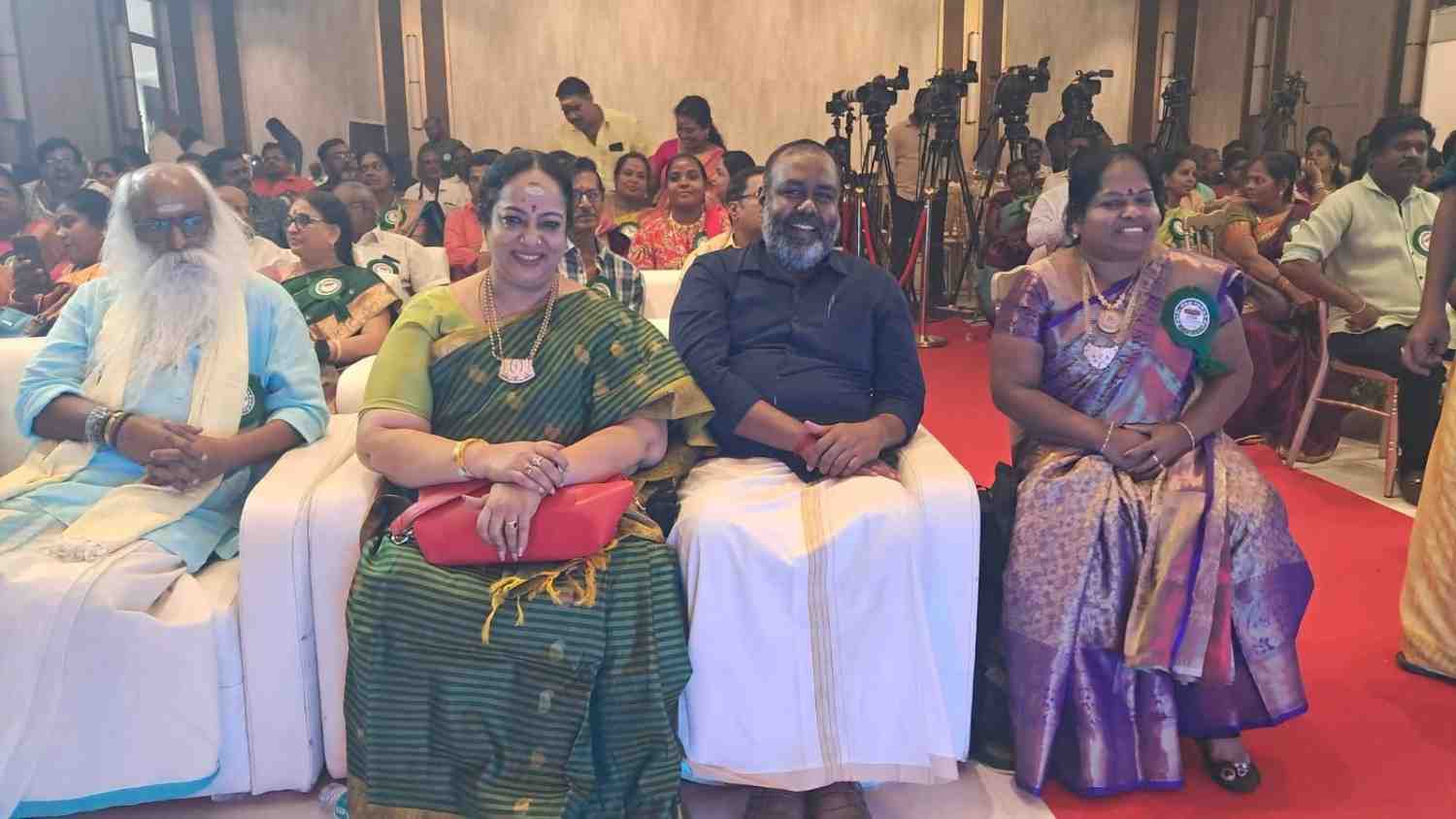 ஸ்ரீ லட்சுமி திருமண சேவை நினைவு படம்