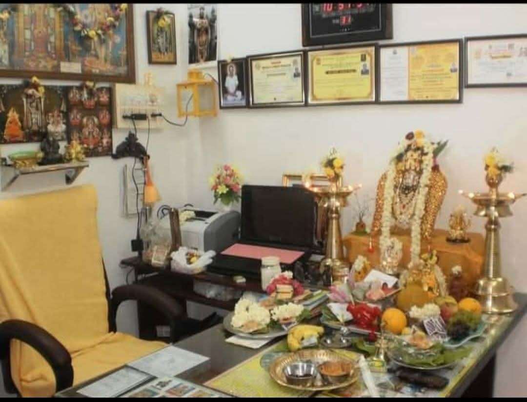 ஸ்ரீ லட்சுமி திருமண சேவை நினைவு படம்